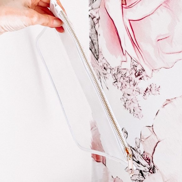 LAST ONE ✨BRIDE - Monogram Flat Clear Pouch Glitter Letter - Picture 3 of 4